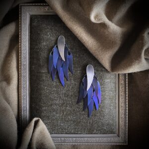 Titaanist okkalised kõrvarõngad seeriast ‘Soomustatud’