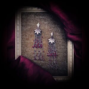 Kõrvarõngad 'Loits' naturaalsete granaatidega