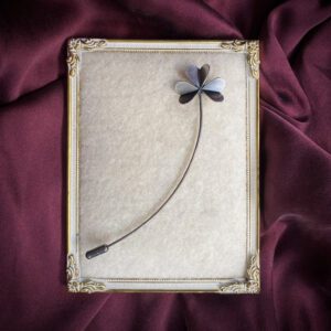 Oksüdeeritud ehisnõel ‘Ristik’ suurus L